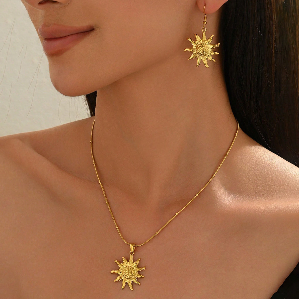 Lxalry 18K Gold Plated Sun Mirror Jewelry Set  Hypoallergenic Skin Safe Necklace   Drop Earrings For Daily Evening  Never Fade Adjustable Luxury Gift With Precision Cast Rays