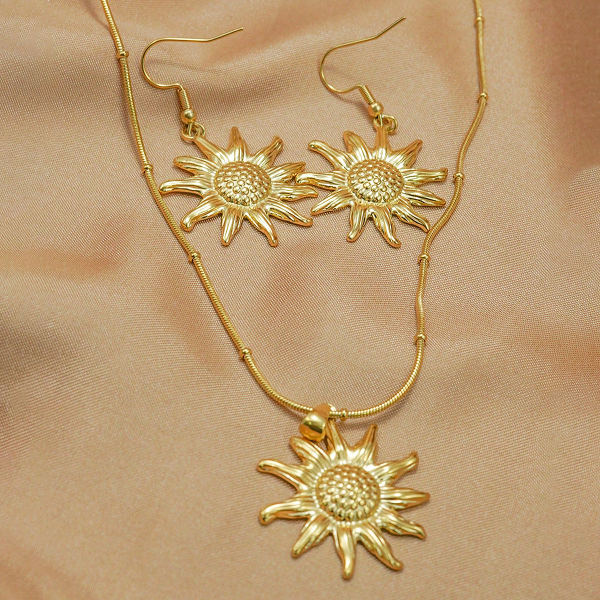 Lxalry 18K Gold Plated Sun Mirror Jewelry Set  Hypoallergenic Skin Safe Necklace   Drop Earrings For Daily Evening  Never Fade Adjustable Luxury Gift With Precision Cast Rays