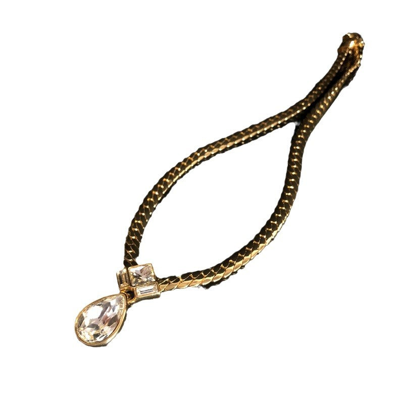 Special Interest Light Luxury Necklace And Earrings Suite