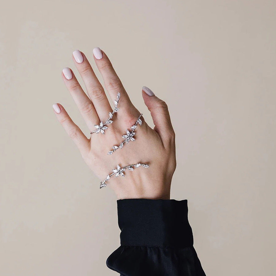 High-grade Flower Zircon Bracelet